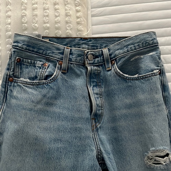 Vintage Distressed High Rise Levi’s - Size 27 - Picture 2 of 5